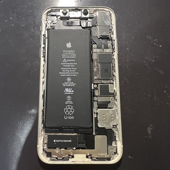 iPhone11　画面割れ　液晶漏れ　動作不可　即日修理可能 